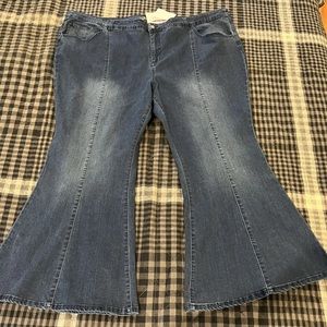 Plus Size Women With Control My Wonder Denim Flare Bellbottoms Jeans Size 28W
